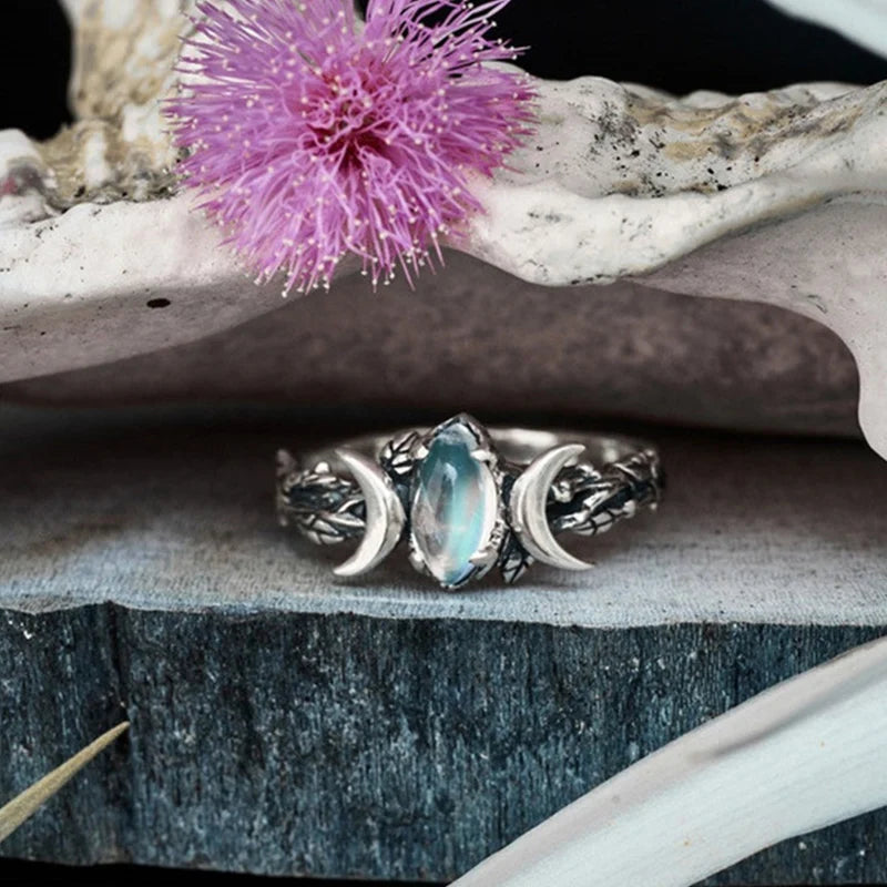 New Retro Ethnic Style Moonstone Ring